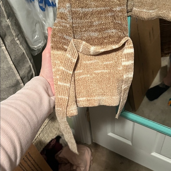 St. John's Bay Brown Sweater - Picture 5 of 10